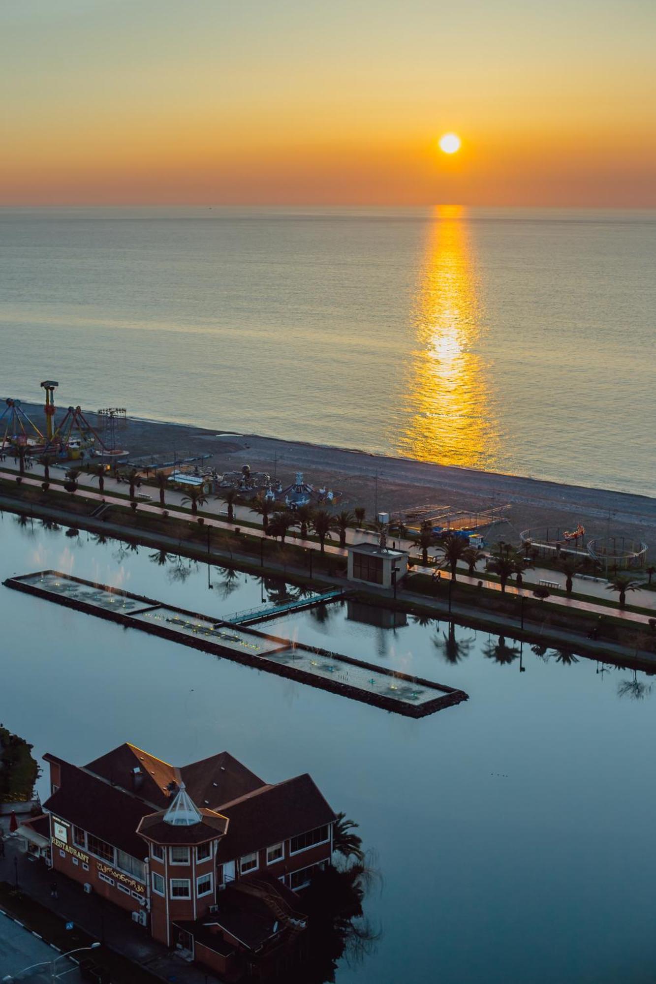 Batumi Deluxe Apartments ภายนอก รูปภาพ